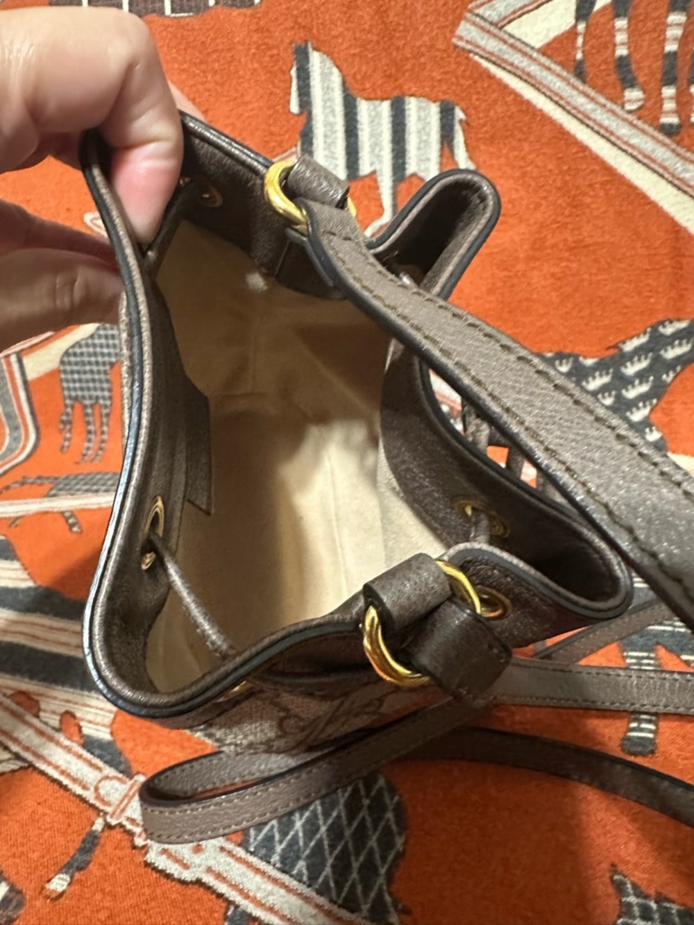 GUCCI ❤️🌟 GG CANVAS MINI BUCKET BAG ⭐️ - Picture 3 of 11